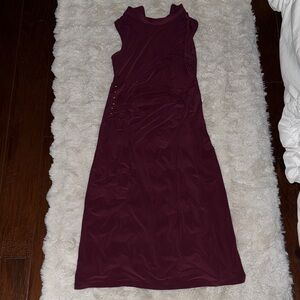 Elegant Sleeveless Midi Dress in Rich Burgundy